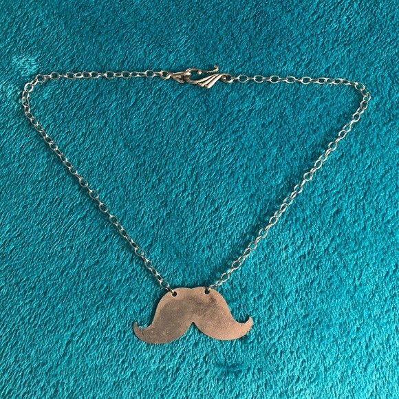 Brushed Nickle Silver Mustache Necklace 18 Inch Large Chain Hook & Loop Closure - Picture 1 of 4